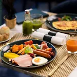 Hotel Moments By Continental Group 4*