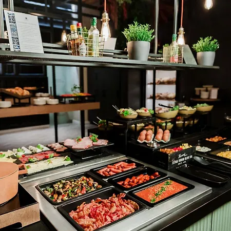 Moments By Continental Group Hotel