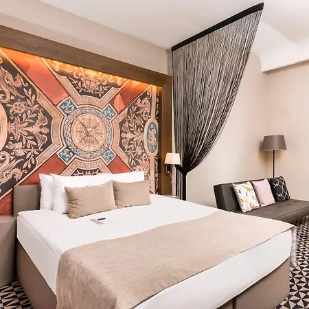 Moments By Continental Group Отель