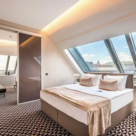 Moments By Continental Group Отель