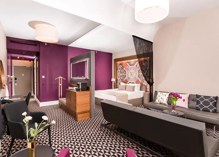 Hotel Moments By Continental Group