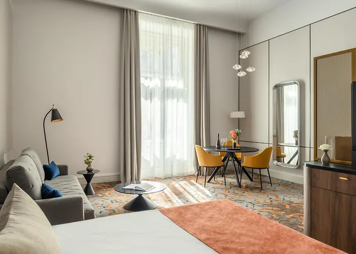 Hotel Moments By Continental Group 4*